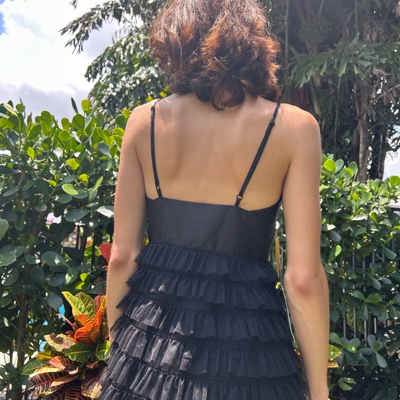 Elegant Black Evening Gown, Size 3-4 - Picture 6 of 7